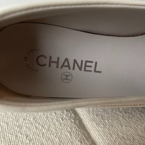 Chanel Patent Leather Flats - Picture 5 of 13